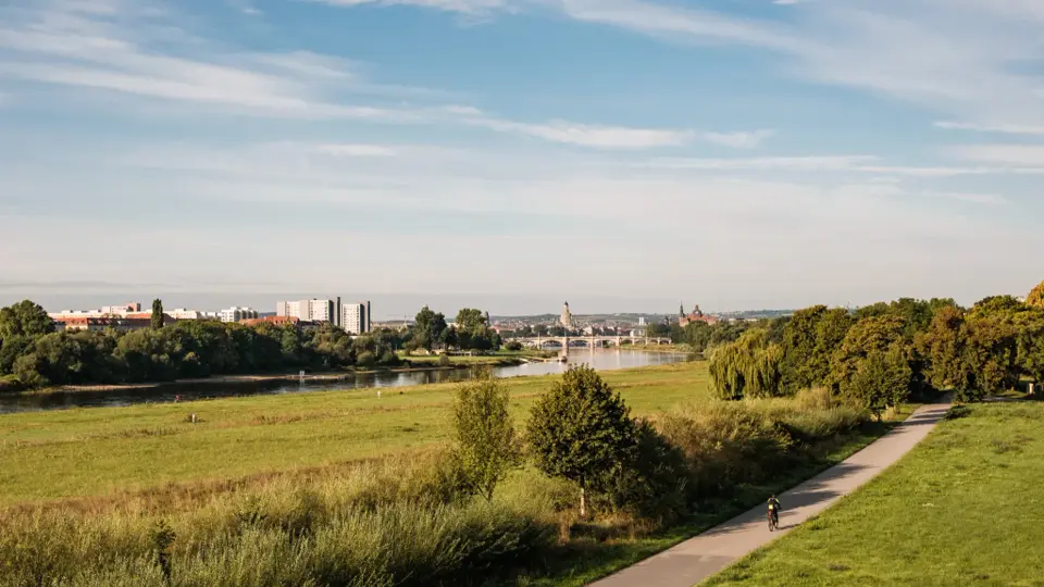 Elberadweg - Teilabschnitt Dresden Elbland - rechtselbisch